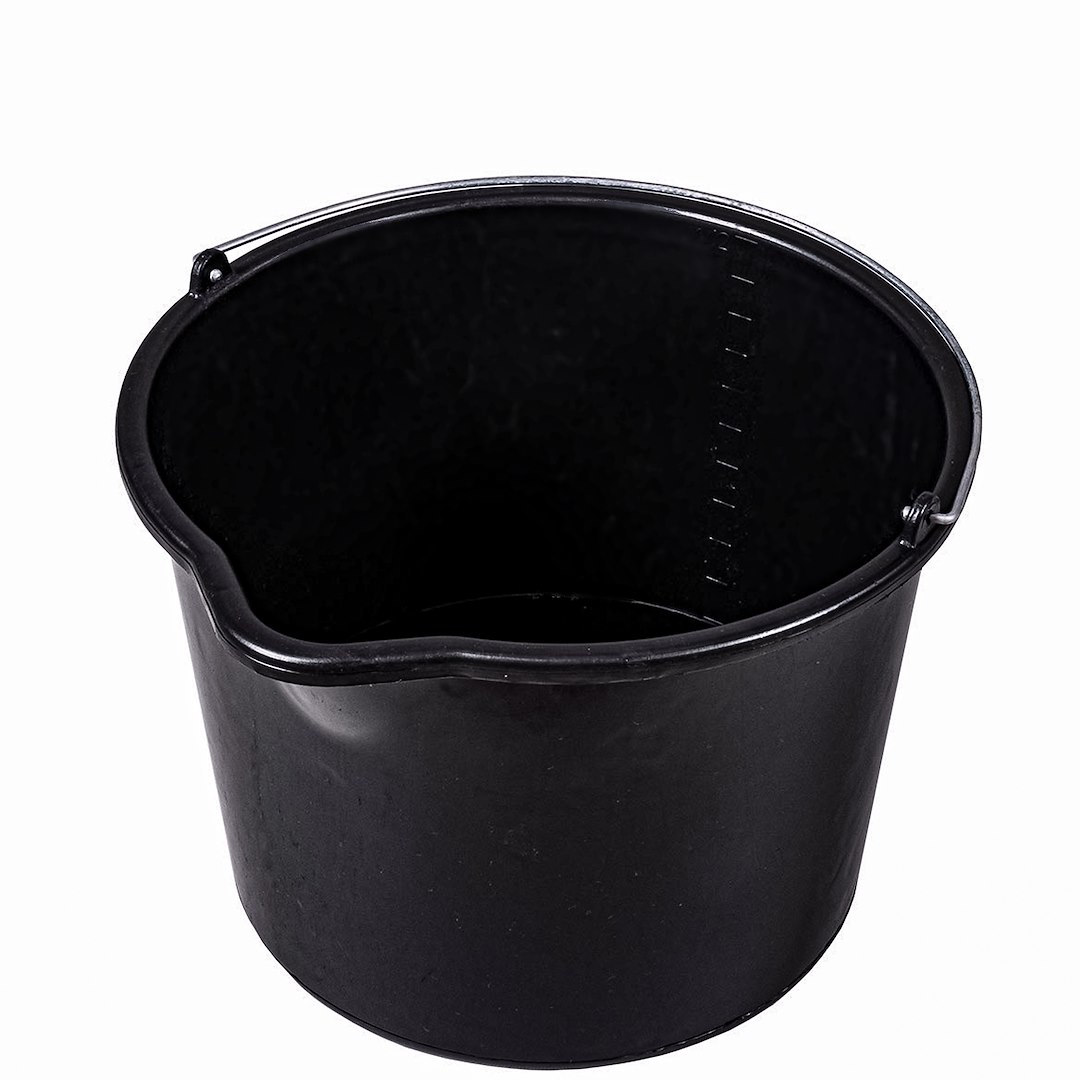 Stavební kbelík 12 l černý s nálivkou – detail nálivky