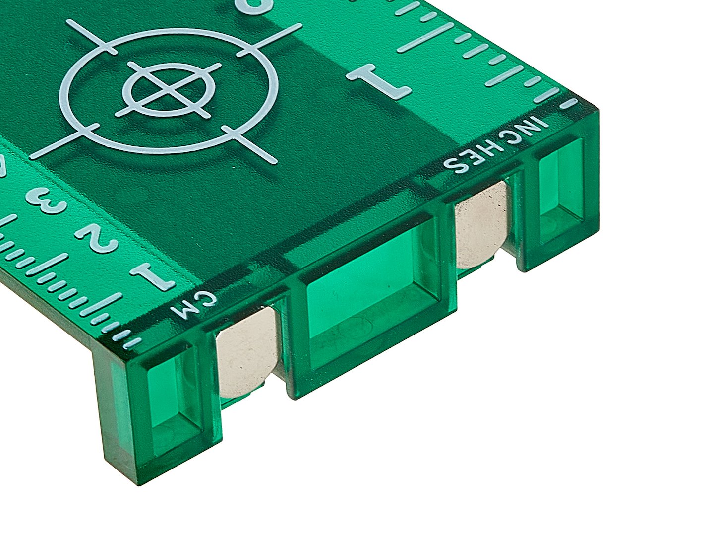 Záměrný terč s magnetem pro laser zelený Geko G03312 – detail zaměřovacího kříže