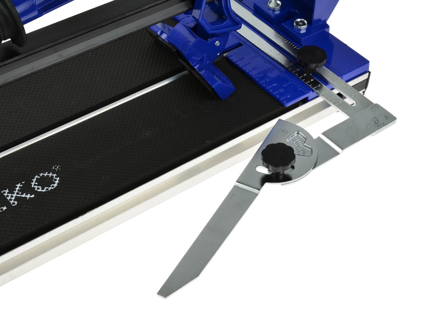Nástroj na řezání dlaždic 600 mm GEKO PROFI — ergonomické rukojeti