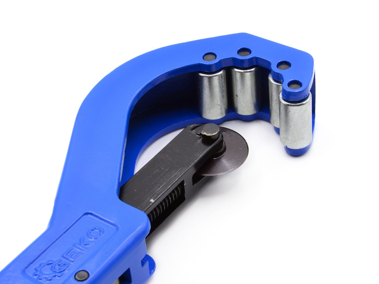 Řezačka na PVC trubky Geko – detail řezného mechanismu